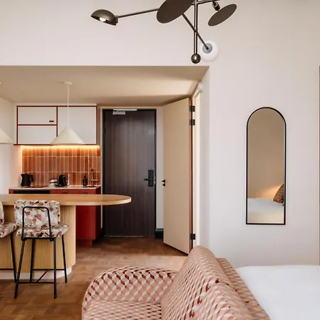Hotel De Plesman 4*