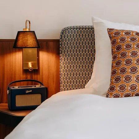 Hotell De Plesman 4*