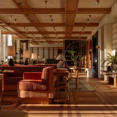 Hotell De Plesman 4*