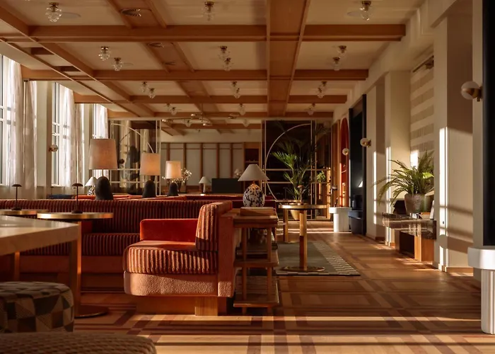 Hotell De Plesman 4*