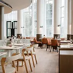 Hotel De Plesman 4*