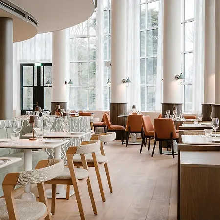 Hotel De Plesman 4*